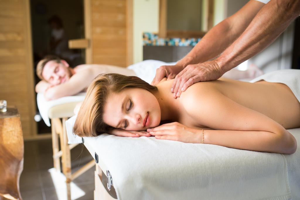 Wellness Hotel Happy Star Хнанице Екстериор снимка