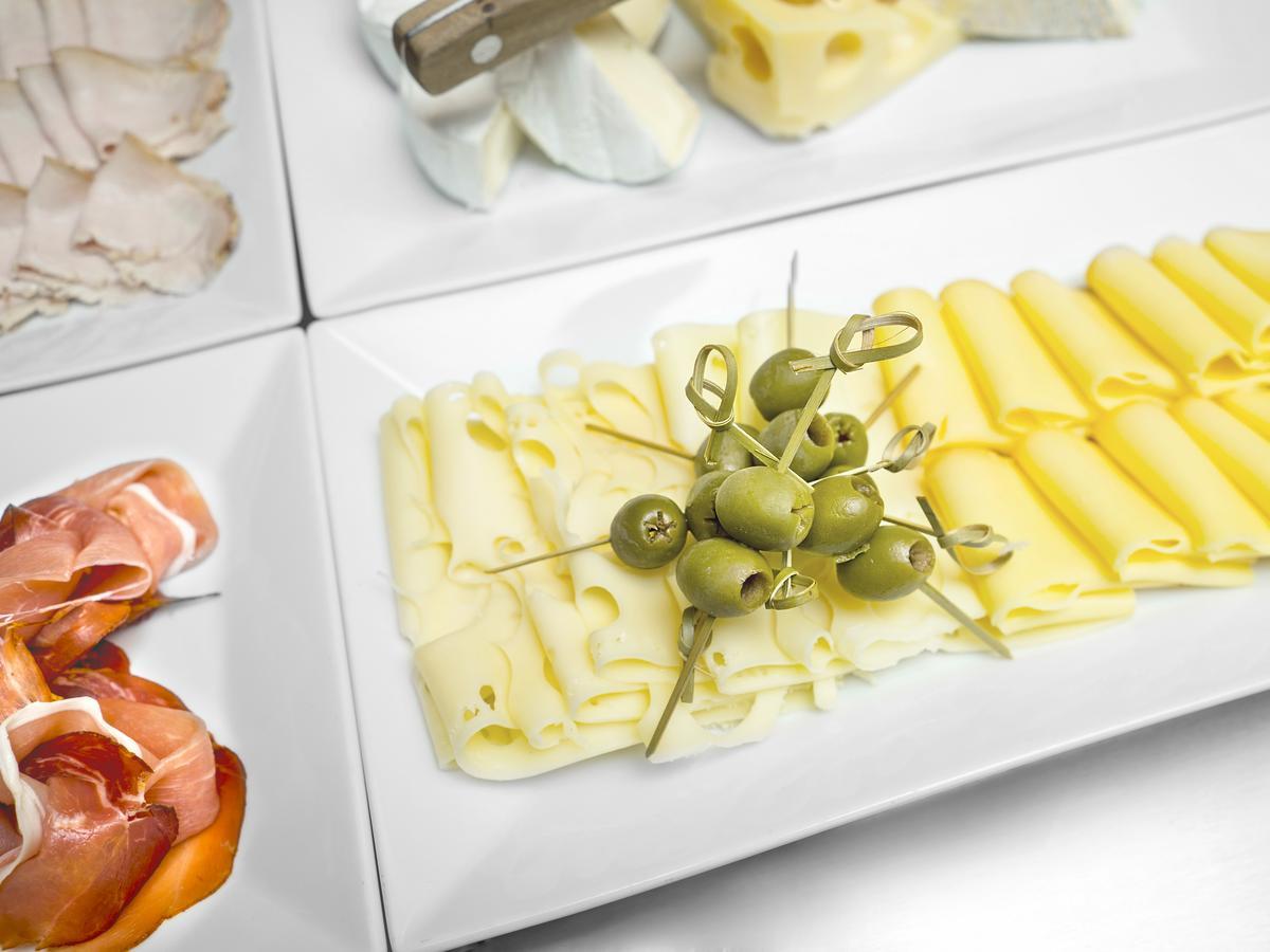Wellness Hotel Happy Star Хнанице Екстериор снимка