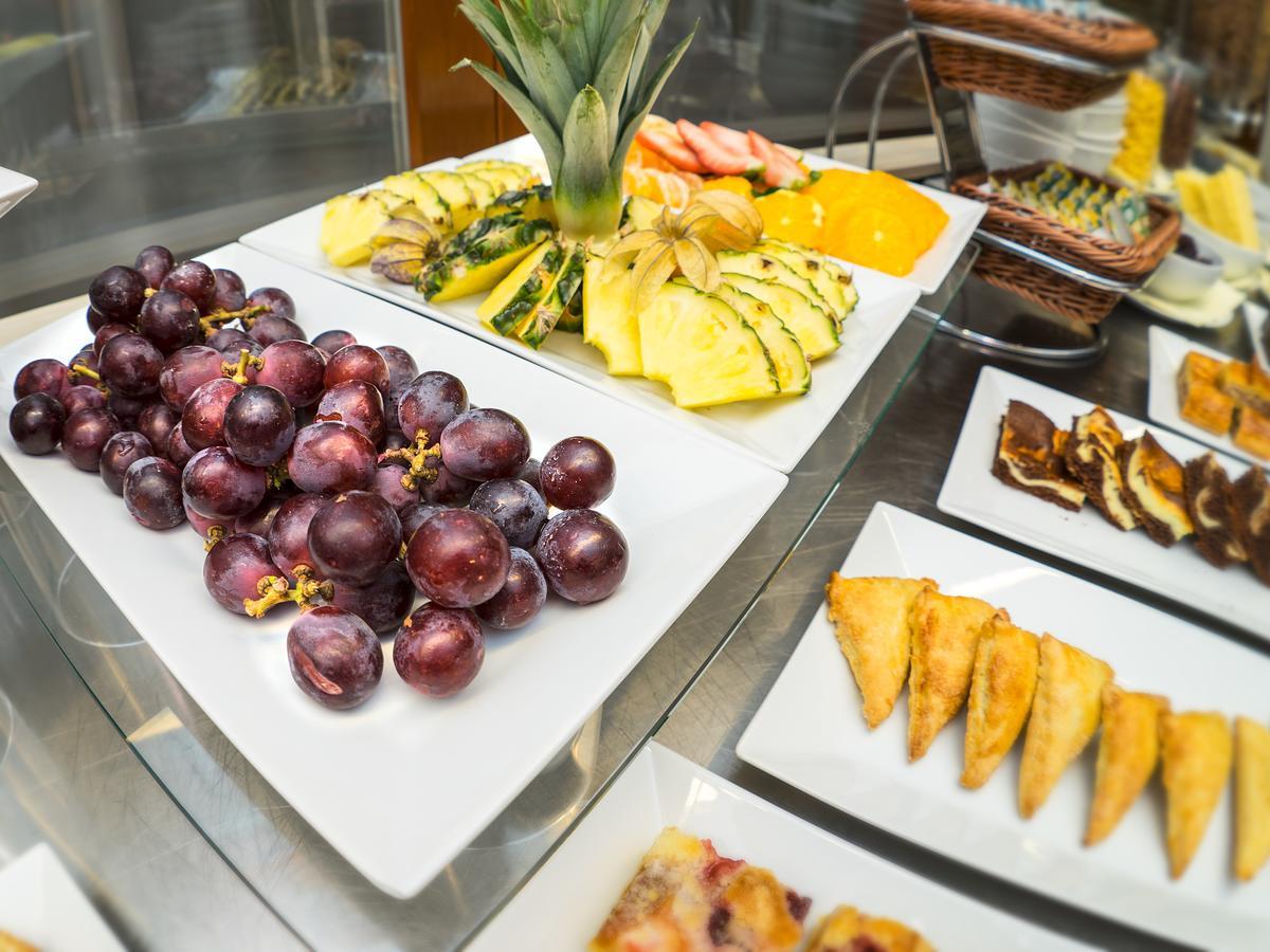 Wellness Hotel Happy Star Хнанице Екстериор снимка