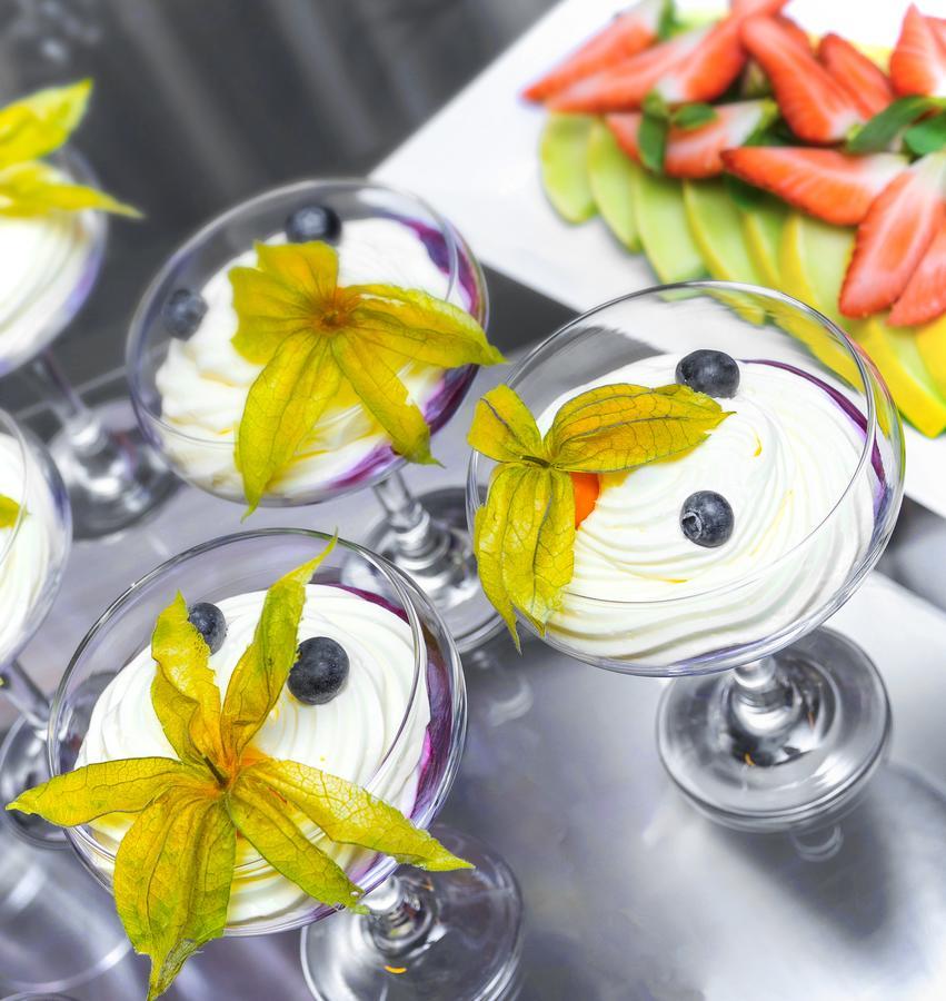 Wellness Hotel Happy Star Хнанице Екстериор снимка