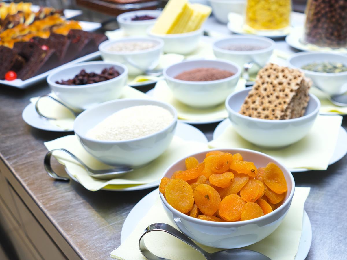 Wellness Hotel Happy Star Хнанице Екстериор снимка