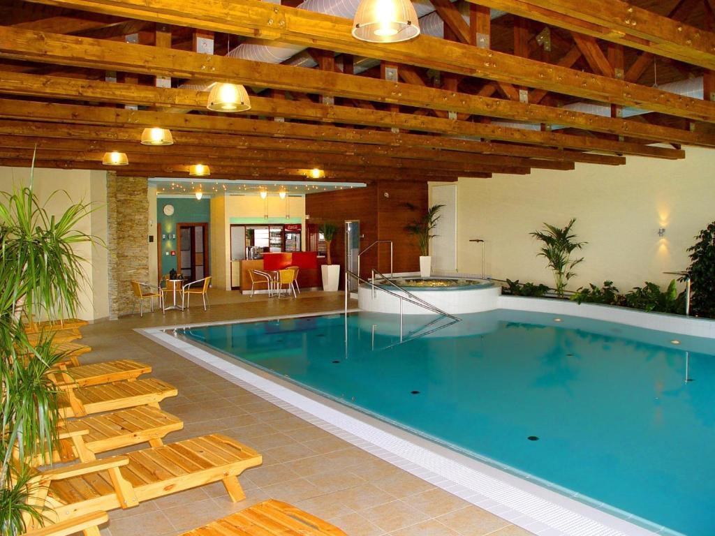 Wellness Hotel Happy Star Хнанице Екстериор снимка